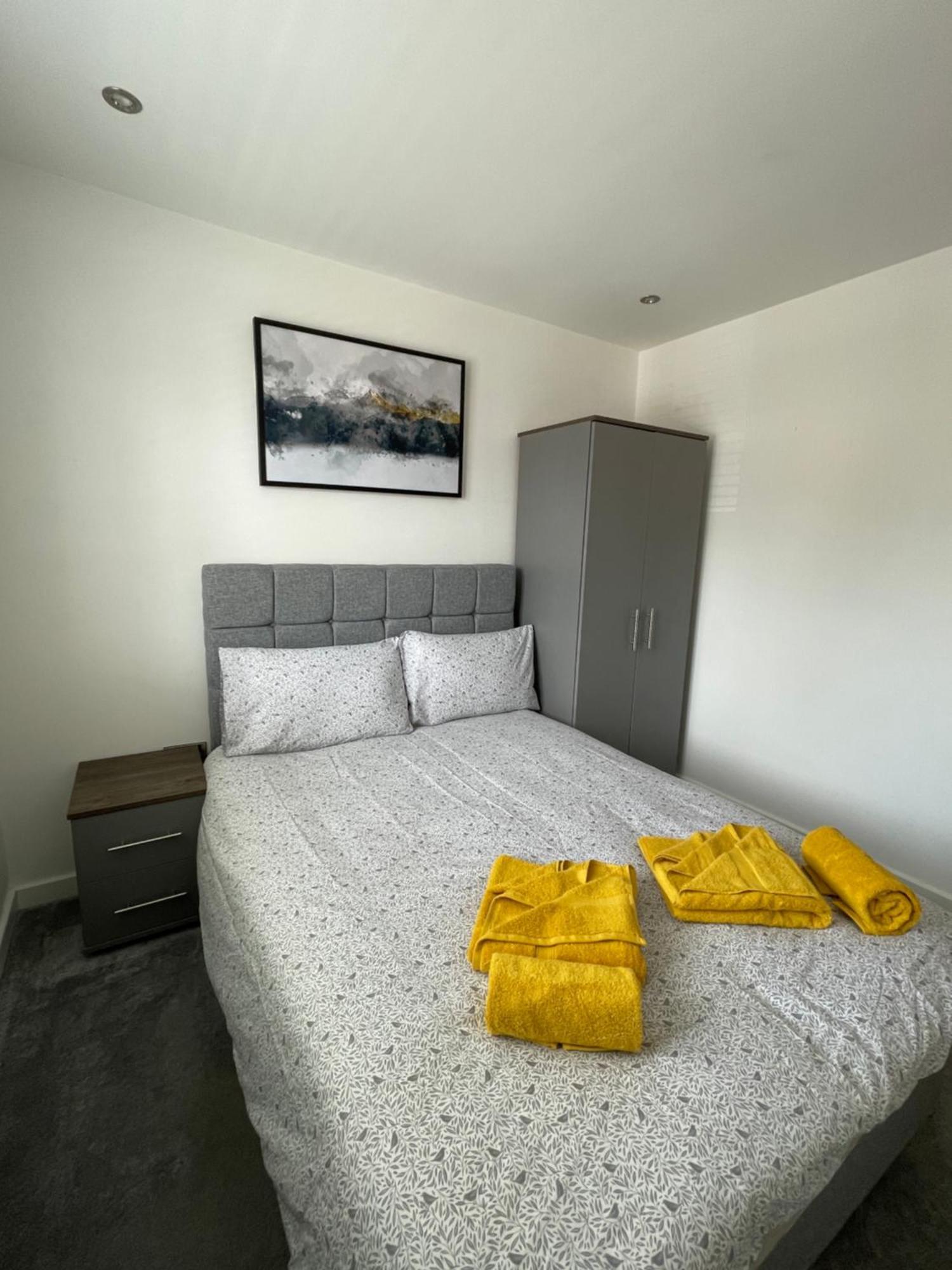 Stylish And Modern 2Br Apartment With Parking Sheffield Exterior foto