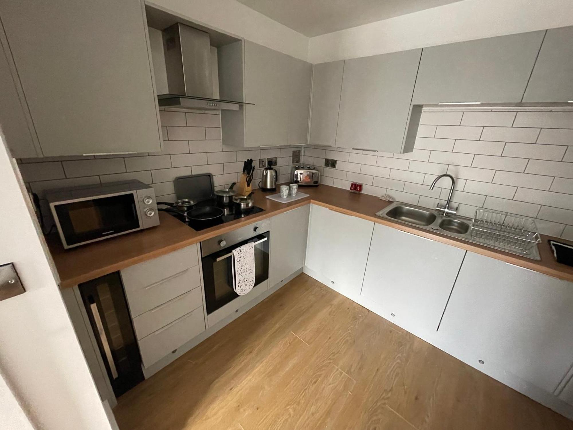 Stylish And Modern 2Br Apartment With Parking Sheffield Exterior foto